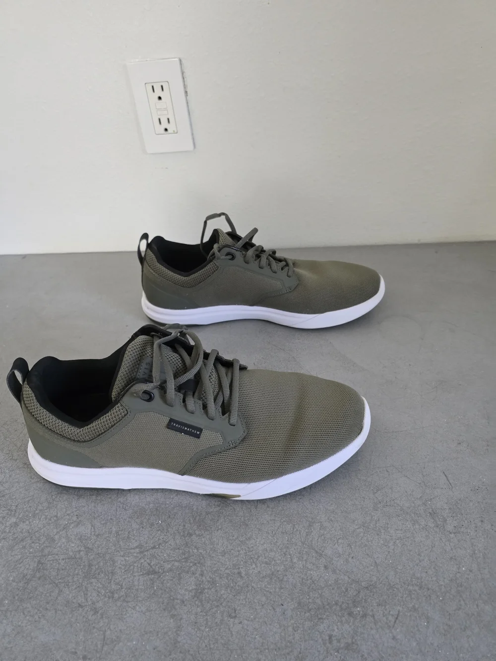 Travis Mathew Men's Lightweight Casual Shoes Sz 12